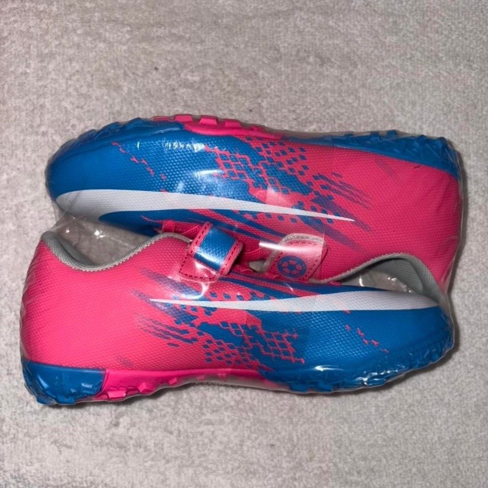 Pink/Blue Kids Turf Soccer Cleats – EU 32 / US 1–1.5 Youth